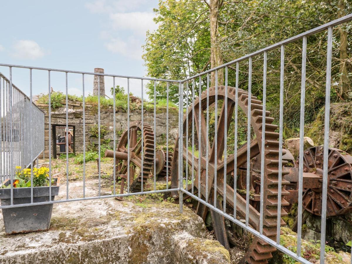 Water Wheels Villa เซนต์ออสเทลล์ ภายนอก รูปภาพ